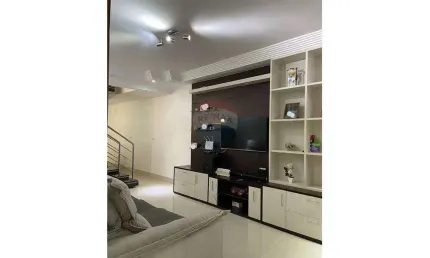 Excelente Sobrado 3 Dorm. com planejados 1 com closet e 2 com ar condicionado