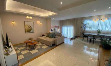PREÇO REDUZIDO! Luxuosa Casa em Macedo, Grs com 2 aptos independentes 230m²