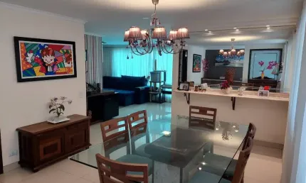 Linda Casa térrea no Bairro Jardim Social. Oportunidade