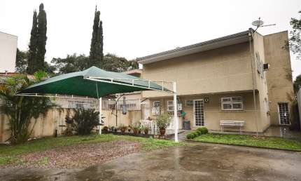 Melhor oportunidade de casa no Alto da XV com Cristo Rei