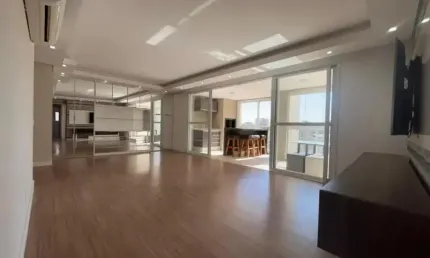 Belíssimo apartamento de 4 quartos face norte 2 vagas