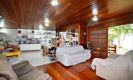 Casa com terreno  e galpão a venda no Santa Candida