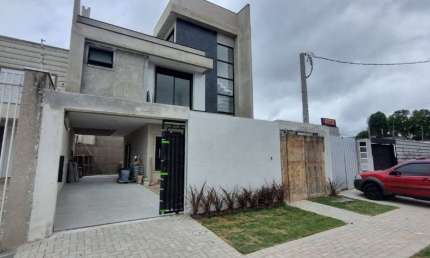 Excelente oportunidade no Hauer Sobrado com 3 quartos 1 suíte