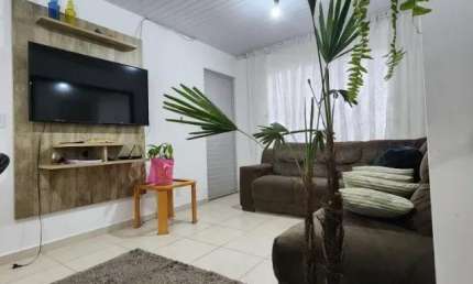 Casa a venda com 2 quartos em condomínio Santa Candida