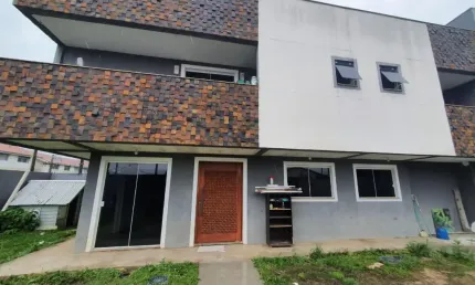 Lindo sobrado com charme de alto padrão no bairro Santa Cândida