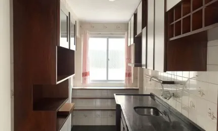 Oportunidade de apartamento no bairro água verde 2 quartos sendo.1 suíte