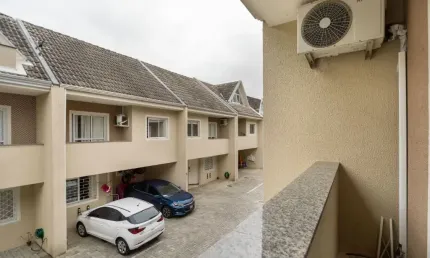 Sobrado em condomínio com 3 quartos 1 suíte2 vagas bairro uberaba