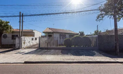 Casa com 3 quartos à venda na Afonso  Theolindo Hennequim, 58, Guabirotuba, Curitiba