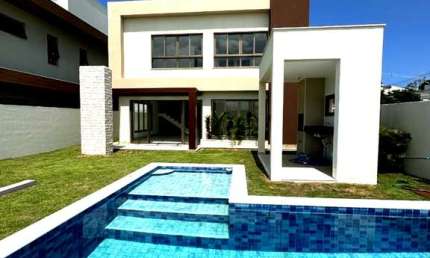 Excelente Casa à Venda em Villas do Atlântico, Lauro de Freitas-BA: 4 Quartos, 4 Suítes, 2 Salas, 5 Banheiros, 4 Vagas - Condomínio Villa Marine!