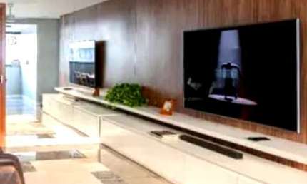 Apartamento Alphaville I em Salvador-BA: 2 quartos, 1 banheiro, 1 vaga de garagem, 70m² por R$750.000 - Finamente Decorado!