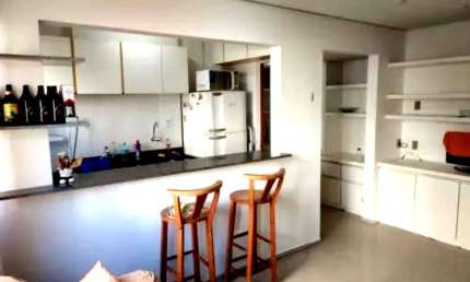 Apartamento à Venda na Pituba: Quarto e Sala Mobiliado com 55m² - Oportunidade Imperdível!