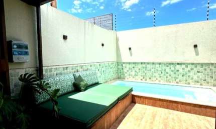 Imperdível! Casa de 2 suítes no Condomínio Gran Ville - Abrantes, Lauro de Freitas-BA. Aproveite: piscina, energia solar e armários planejados.