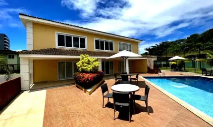 Venda de Casa de Luxo em Patamares, Salvador-BA, com 4 Quartos e Piscina - Imperdível!