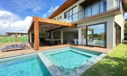 Casa de Luxo à Venda na Praia do Forte - 6 Quartos, 6 Suítes e Área de Lazer Completa!