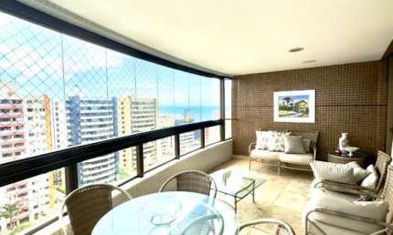 Apartamento de Luxo na Pituba Ville: 4 Quartos, 3 Suítes, 245m² e 4 Vagas. Prédio com Piscina, Academia e Churrasqueira. Imperdível!