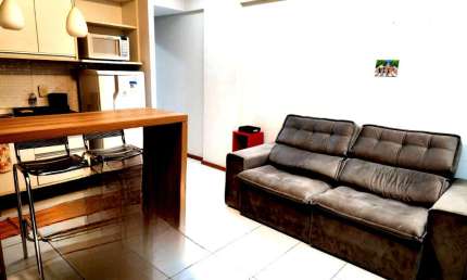 Apartamento de Luxo no Rio Vermelho: 1/4 Mobiliado com Vista Mar, Piscina e Segurança 24h - R$1800,00