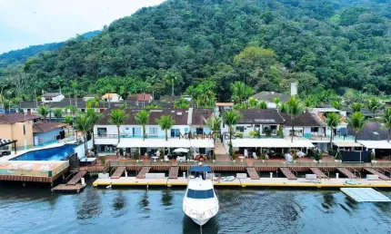 Casa com 4 dormitórios à venda, 200 m² por R$ 3.900.000,00 - Marina Del Rey - Guarujá/SP