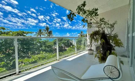 Apartamento com 4 dormitórios à venda, 255 m² por R$ 2.250.000,00 - Pitangueiras - Guarujá/SP