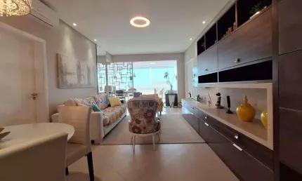 Apartamento alto padrão, Praia da Enseada, três suítes