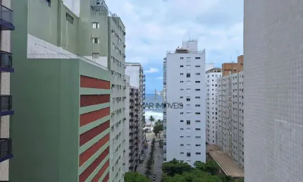 Apartamento na Praia de Pitangueiras, 03 dormitórios, duas vagas, 200,00 metros da praia