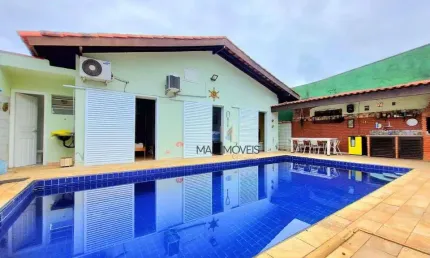 Casa Térrea em condomínio na região da praia de Pernambuco no Guarujá!