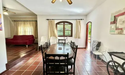 Apartamento á venda na Enseada á 200 metros da Praia.