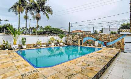 Casa para venda ou Locação na Praia da Enseada em Guarujá | Mar Imóveis Prime