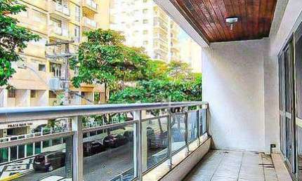 Apartamento à venda na Praia das Pitangueiras em Guarujá | Mar Imóveis Prime