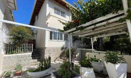 Casa com 4 quartos à venda na Rua Fritz Muller, 165, Coqueiros, Florianópolis por R$ 3.190.000