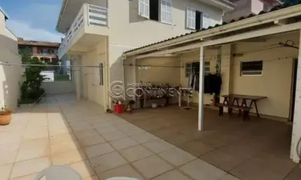 Casa com 4 quartos à venda na Rua Papa João XXIII, 262, Coqueiros, Florianópolis por R$ 2.350.000