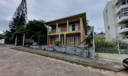 Casa com 5 quartos à venda na Rua Professor Bayer Filho, 630, Coqueiros, Florianópolis por R$ 1.500.000