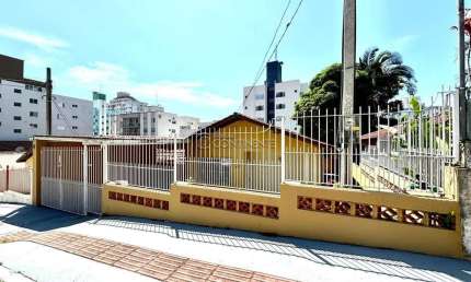 Casa com 3 quartos à venda na Rua Maria Claudino da Cruz, 855, Capoeiras, Florianópolis por R$ 820.000