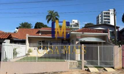 Sobrado Semi mobiliado em um lugar tranquilo e um excelente padrão de acabamento