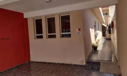 Casa para Venda em Salto, Jardim Marília, 3 dormitórios, 1 suíte, 2 banheiros, 2 vagas