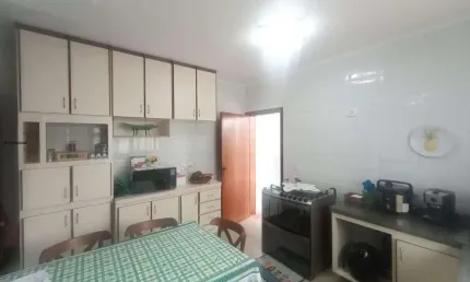 Casa em Condomínio para Venda em Itu, Presidente Médice, 3 dormitórios, 1 suíte, 4 banheiros, 2 vagas