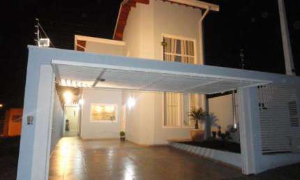 Casa para Venda em Itu, Itu Novo Centro, 3 dormitórios, 1 suíte, 4 banheiros, 2 vagas