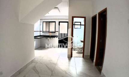 Casa 2 dorm em Condomínio com Piscina e Área Gourmet - Maracanã