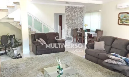 Sobrado com 4 suítes à venda, 232 m² por R$ 1.400.000 - Balneário Flórida - Praia Grande/SP