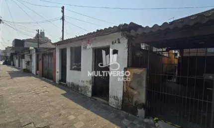 Terreno à venda, no bairro Ponta da Praia em Santos