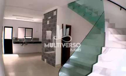Sobrado à venda, 2 quartos no bairro Maracanã em Praia Grande