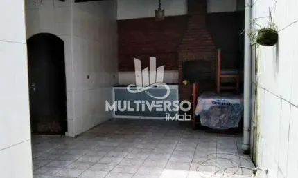 Casa à Venda com 2 dormitórios (1 suíte) no Bairro Caiçara - PG