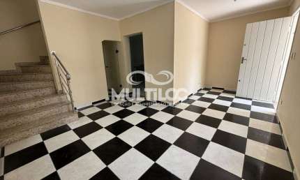 Casa para aluguel, 3 quartos no bairro Campo Grande em Santos
