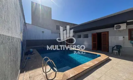 Casa à venda, 3 quartos no bairro Canto do Forte em Praia Grande