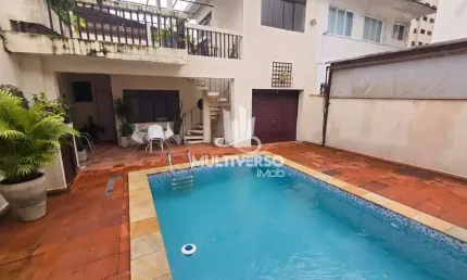Sobrado à venda, 4 quartos no bairro Embaré em Santos