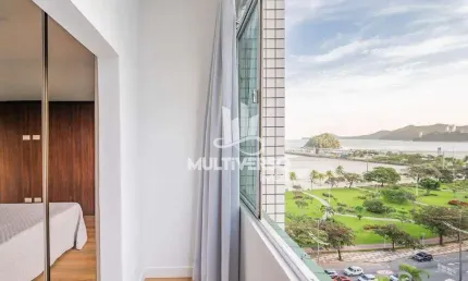 Apartamento 2 dormitórios com vista mar frente praia em Santos