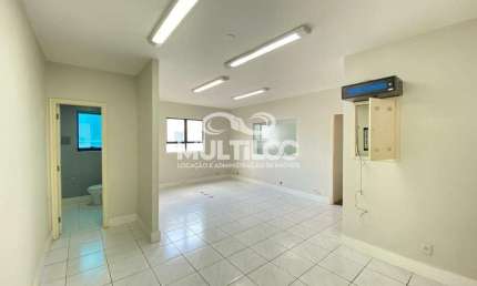 Sala Comercial para aluguel, no bairro Vila Mathias em Santos