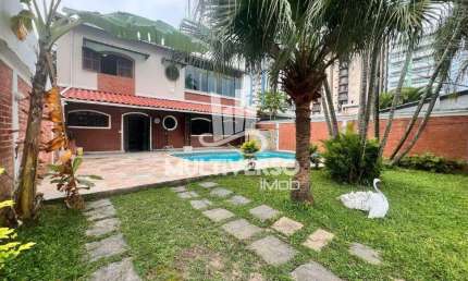 Sobrado 3 dorm à Venda no Balneário Florida - 100m da Praia com Piscina!