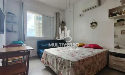 Kit Net Ponta da Praia, frente Mar, 30m² Porteira Fechada, elevador , vaga coletiva, R$330.000,00