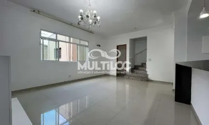 Casa Triplex 3 dorms churrasqueira no Boqueirão em Santos