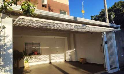 Excelente  residencia ampla, com total segurança , localização excelente